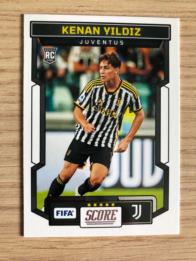 Panini FIFA Score 2024 Kenan Yildiz RC, Ophalen of Verzenden, Zo goed als nieuw, Plaatje