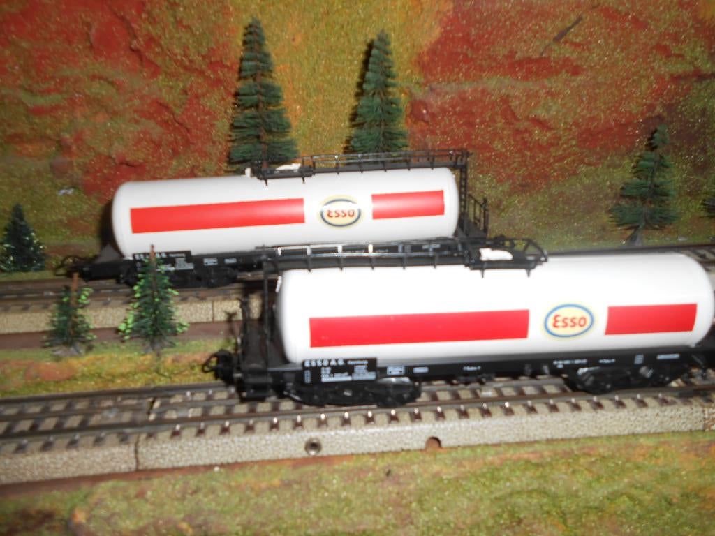 Märklin 4650 2x 4 assige ESSO ketelwagon als nieuw in de ovp, Hobby en Vrije tijd, Modeltreinen | H0, Wisselstroom, Treinset, Nieuw