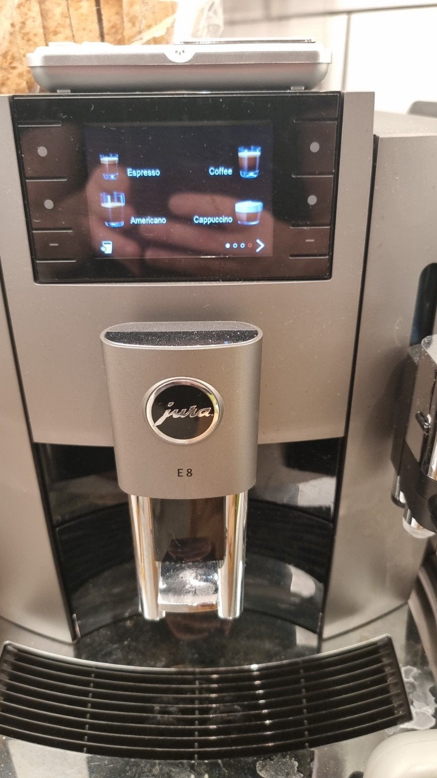 Jura E8 (ed), Witgoed en Apparatuur, Koffiezetapparaten, Ophalen, 10 kopjes of meer, Koffiemachine, Zo goed als nieuw