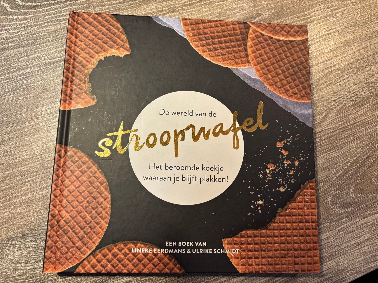 De Wereld van de Stroopwafel - Kookboek, Ophalen of Verzenden, Zo goed als nieuw, Nederland en België, Taart, Gebak en Desserts