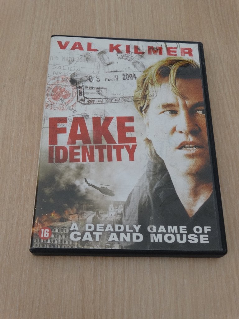 Fake Identity - A deadly game of cat and mouse, Engels, Vanaf 16 jaar, Nederlands, Actiethriller