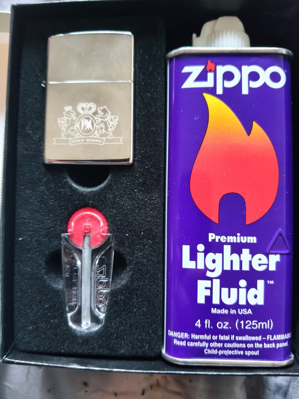 Zippo Philip Morris Aansteker Set - Nieuw in Doos, Ophalen of Verzenden, Nieuw, Aansteker