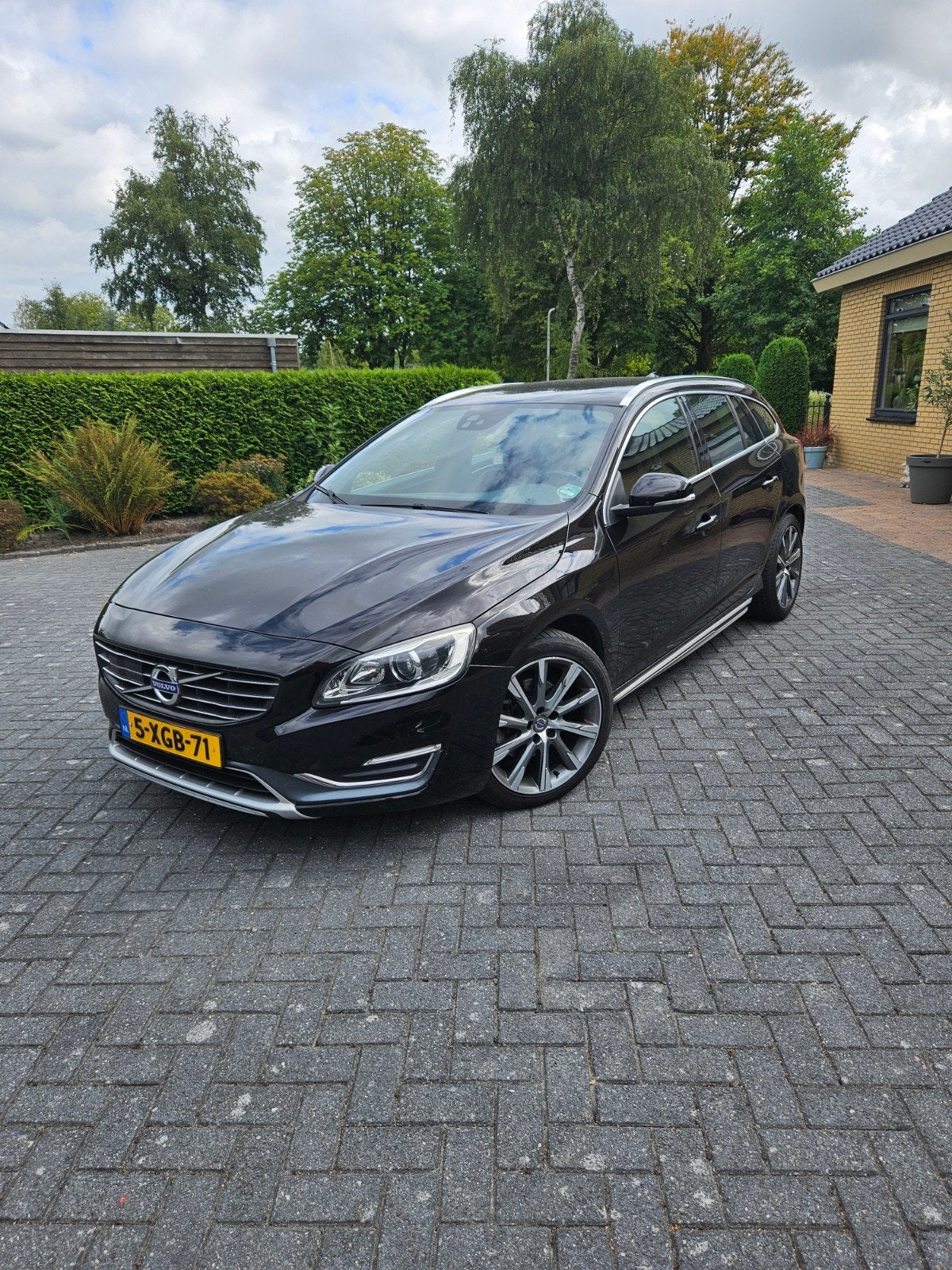 Volvo V60 D4 235pk Start/stop Geartronic 2014 Zwart, Auto's, 1502 kg, 1800 kg, 4 cilinders, Zwart
