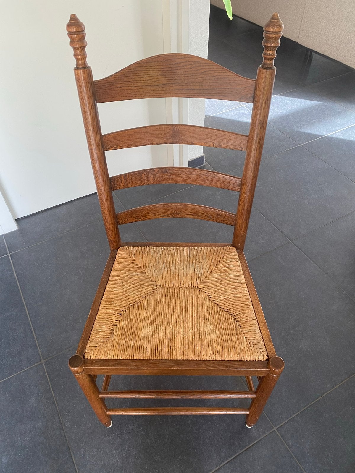 4 Staphorster stoelen met rieten zitting, Ophalen