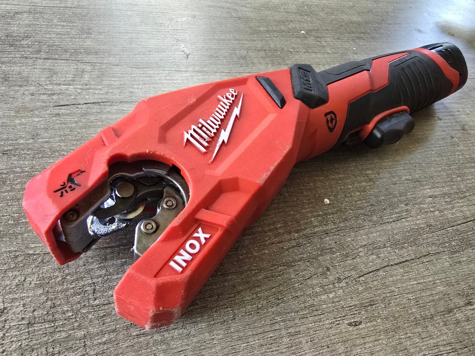 Milwaukee M12 RAPTOR INOX / RVS Pijpsnijder PCSS 12V  28mm, Doe-het-zelf en Verbouw, Gereedschap | Handgereedschap, Ophalen of Verzenden