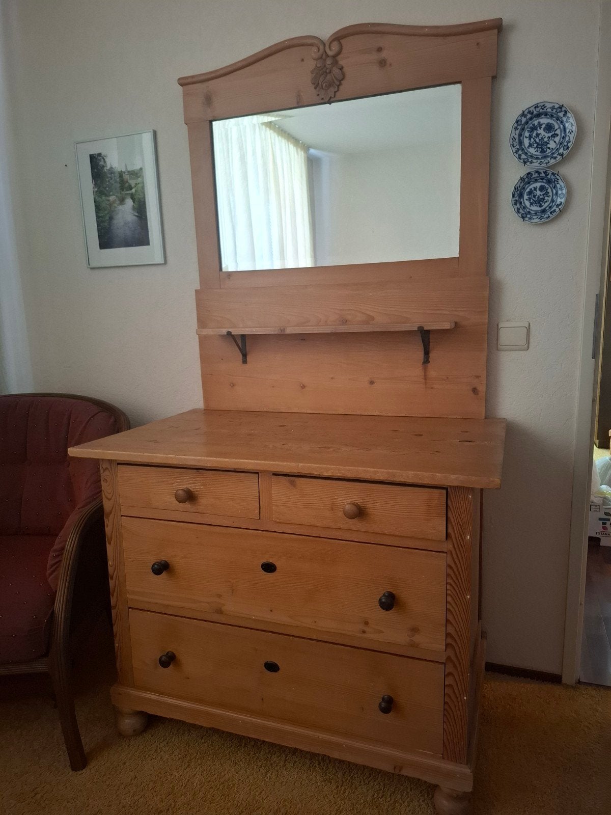 Antieke commode. Oud grenen, Ophalen