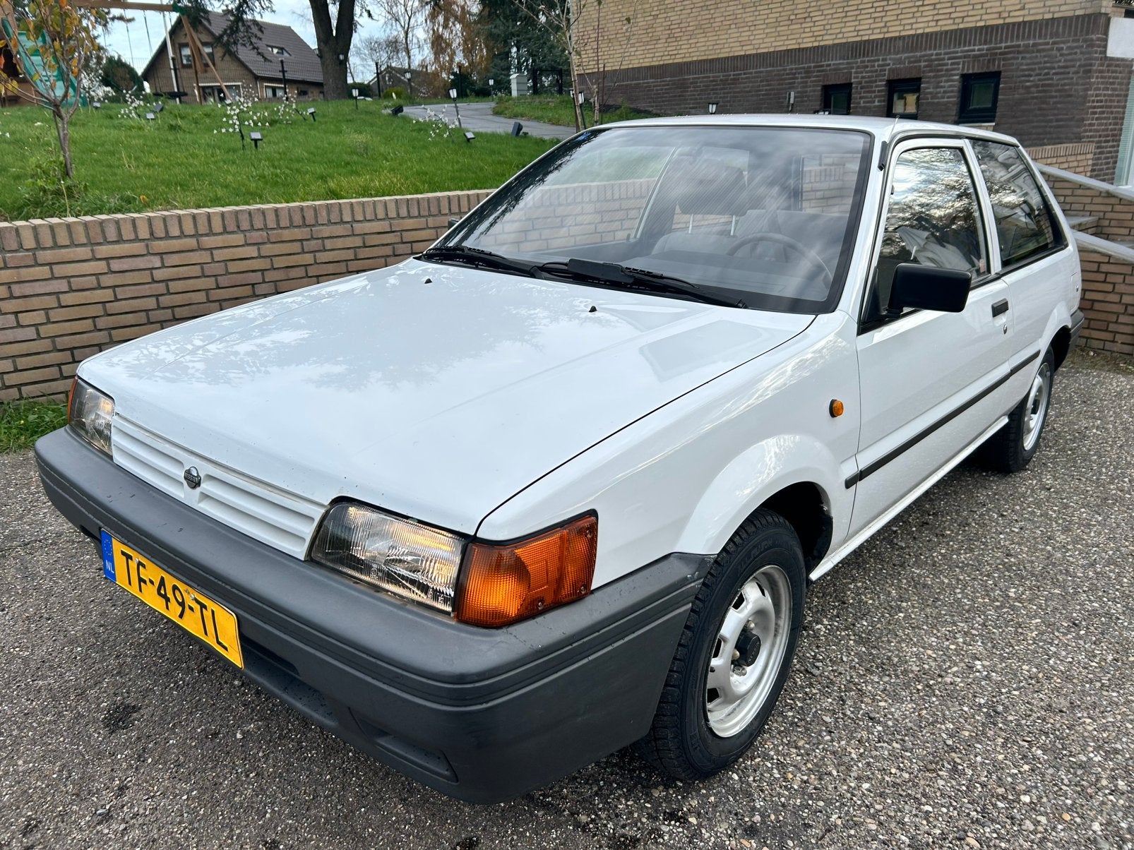 Sunny 1.3 AUT ALLES VERNIEUWD!!!! RIJD ALS NIEUW!, Auto's, Stof, 4 cilinders, 400 kg, Wit