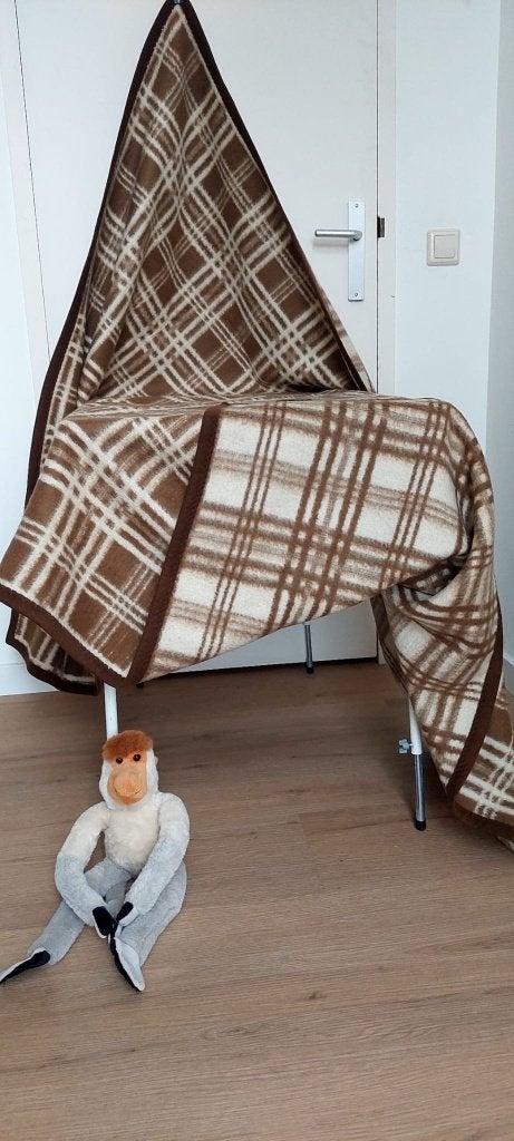 Vintage DDR deken • Bruin beige ruit • 200x145 •, Huis en Inrichting, Eu, Eenpersoons, Bruin, Eu