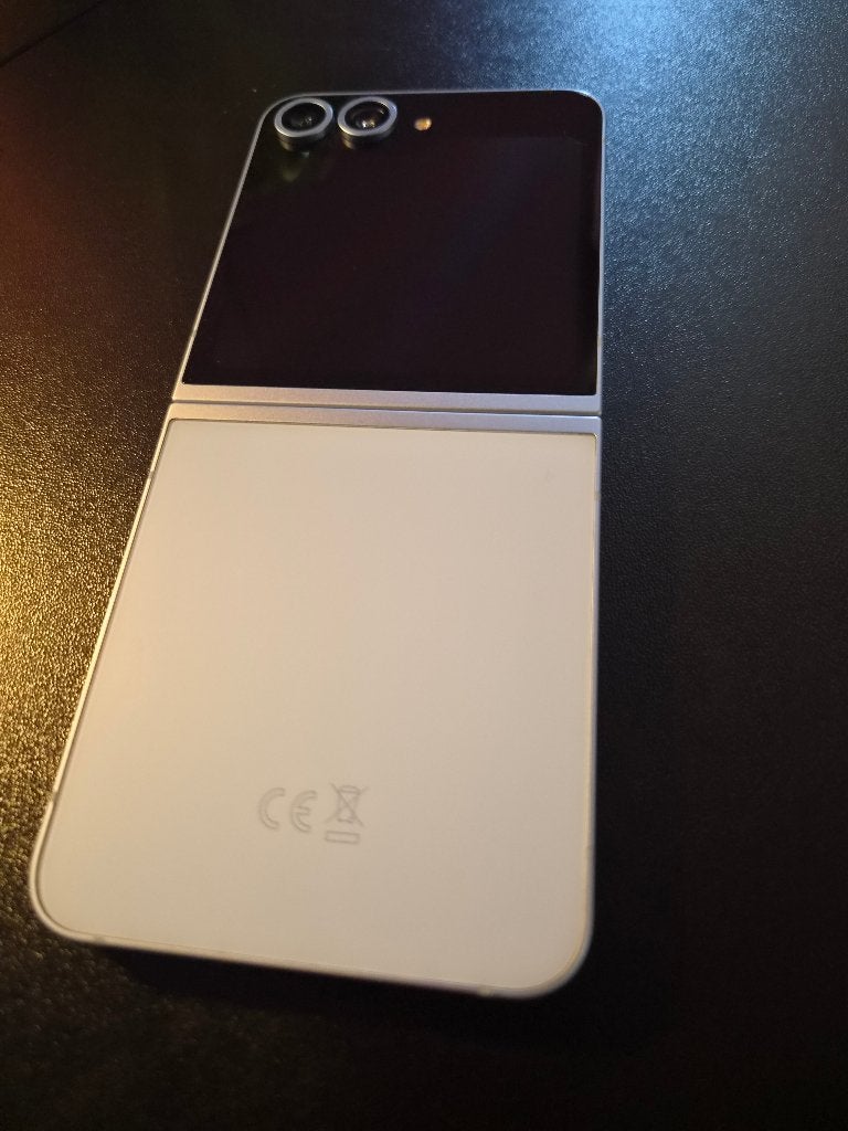 Foto 6 van Samsung Galaxy Z Flip6 256GB Blue – vrijwel nieuwstaat