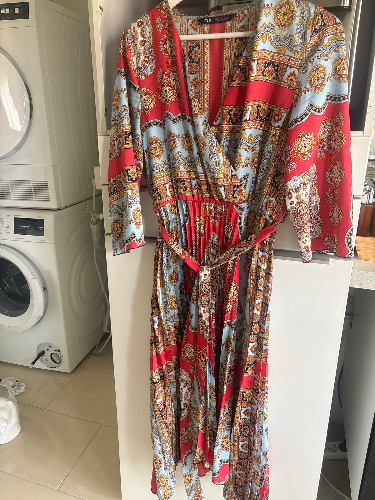 Zara jurk met paisley print en overslag, Maat 42/44 (L), Ophalen of Verzenden, Zo goed als nieuw, Rood
