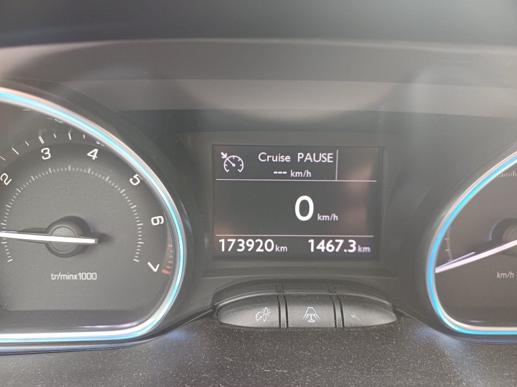 Peugeot 2008 1.2 VTI 60KW/82PK 2013 Bruin, Auto's, Voorwielaandrijving, Dealer onderhouden, 40 €/maand, 1199 cc