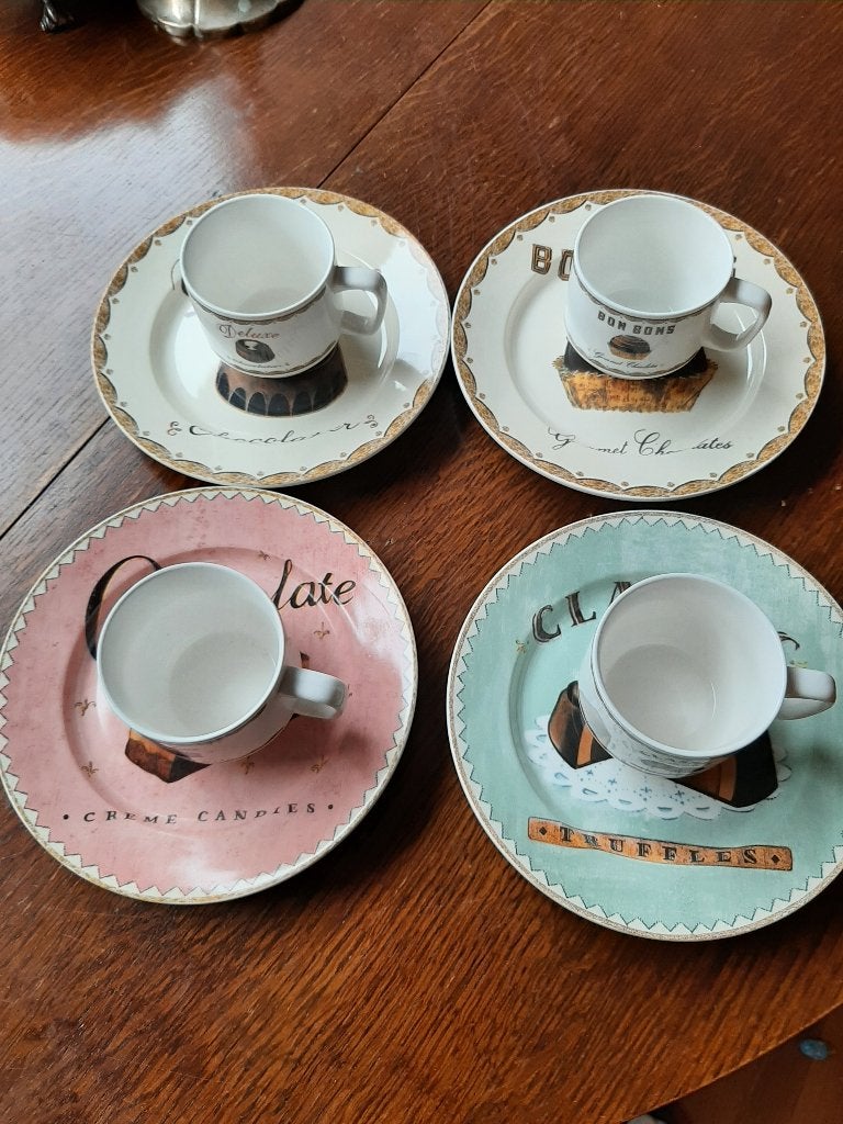 Angela Staehling  4 Bordjes en 4 kopjes., Overige merken, Nieuw, Ophalen of Verzenden, Overige stijlen