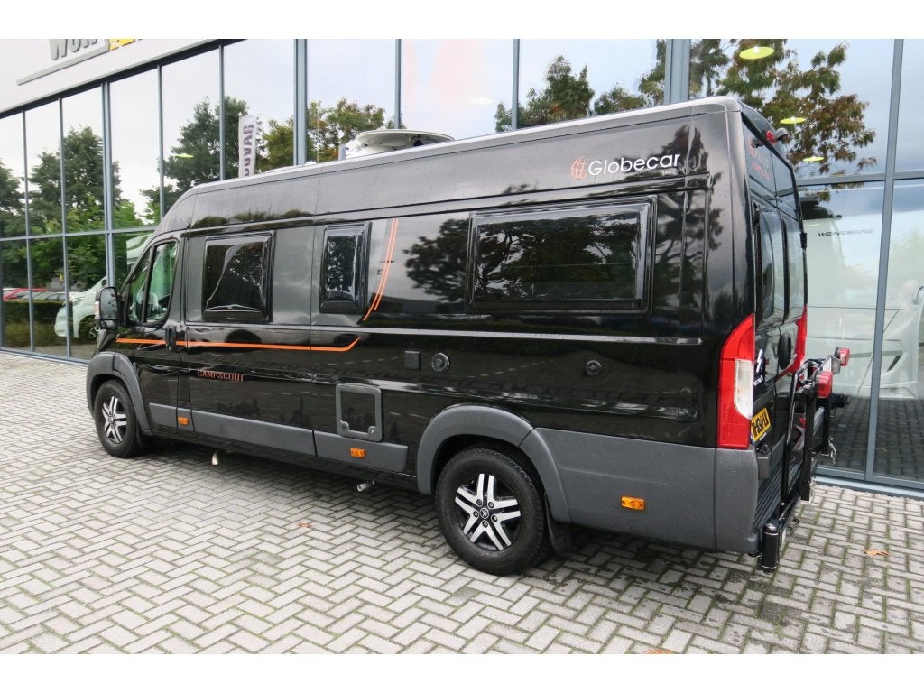 Foto 4 van Pössl Globecar 640 CAMP ENKELE BED+TREKH+BLACK ED