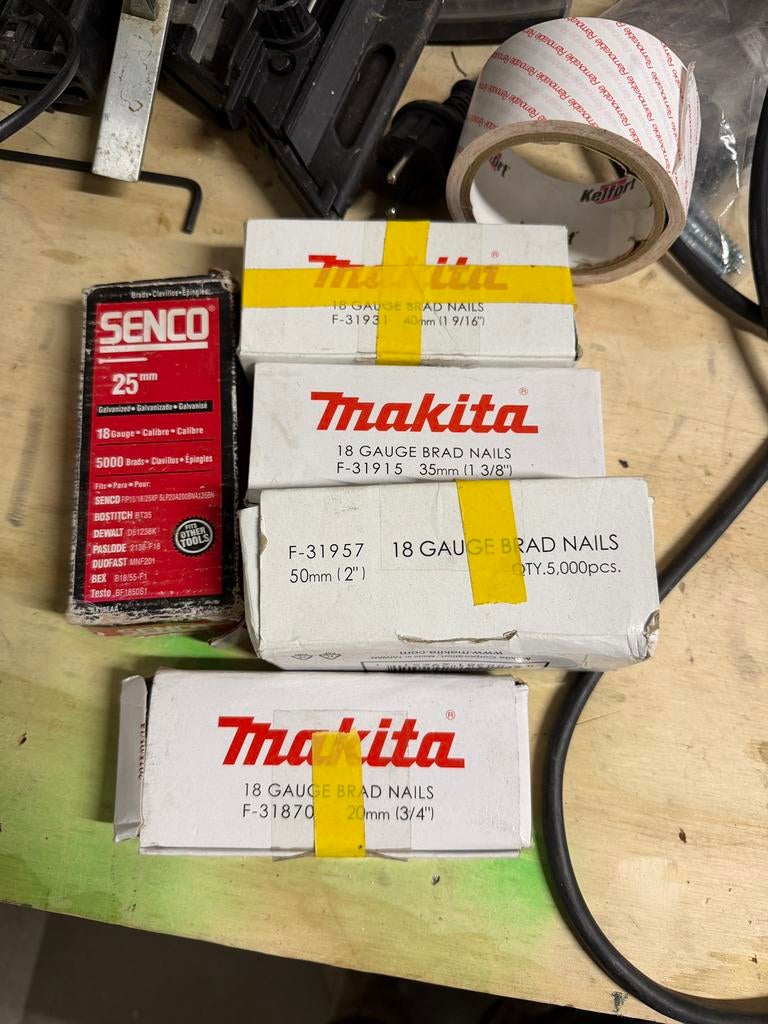 Mini brads spijkers 20,40 en 50mm tacker, Ophalen of Verzenden, Zo goed als nieuw, Overige typen, Minder dan 80 cm