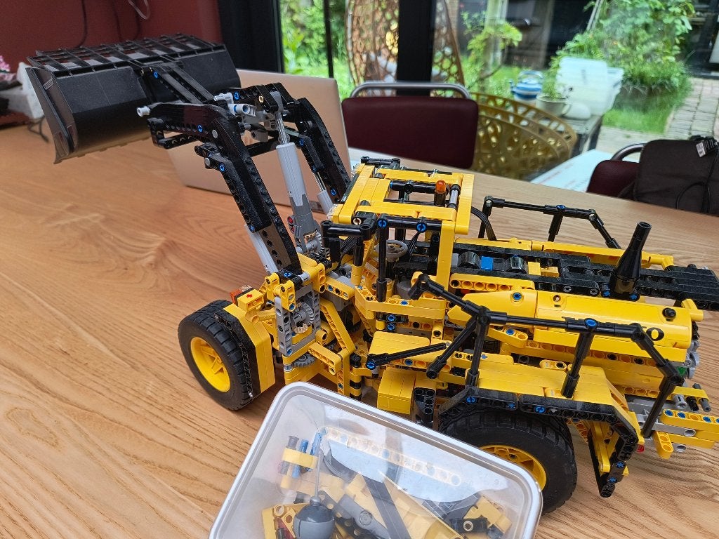 LEGO Technic RC Bulldozer 42030, Lego, Compleet, Ophalen of Verzenden, Zo goed als nieuw