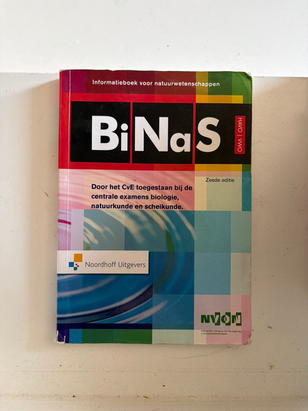 Binas zesde editie, informatieboek, Boeken, Wetenschap, Ophalen, Zo goed als nieuw, Natuurwetenschap