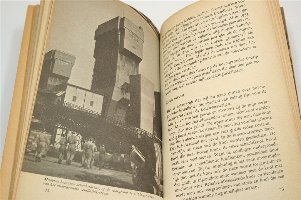 In en om de Mijn — Vintage Boek Mijnbouw 1959, Boeken, Ophalen of Verzenden, Gelezen, Europa
