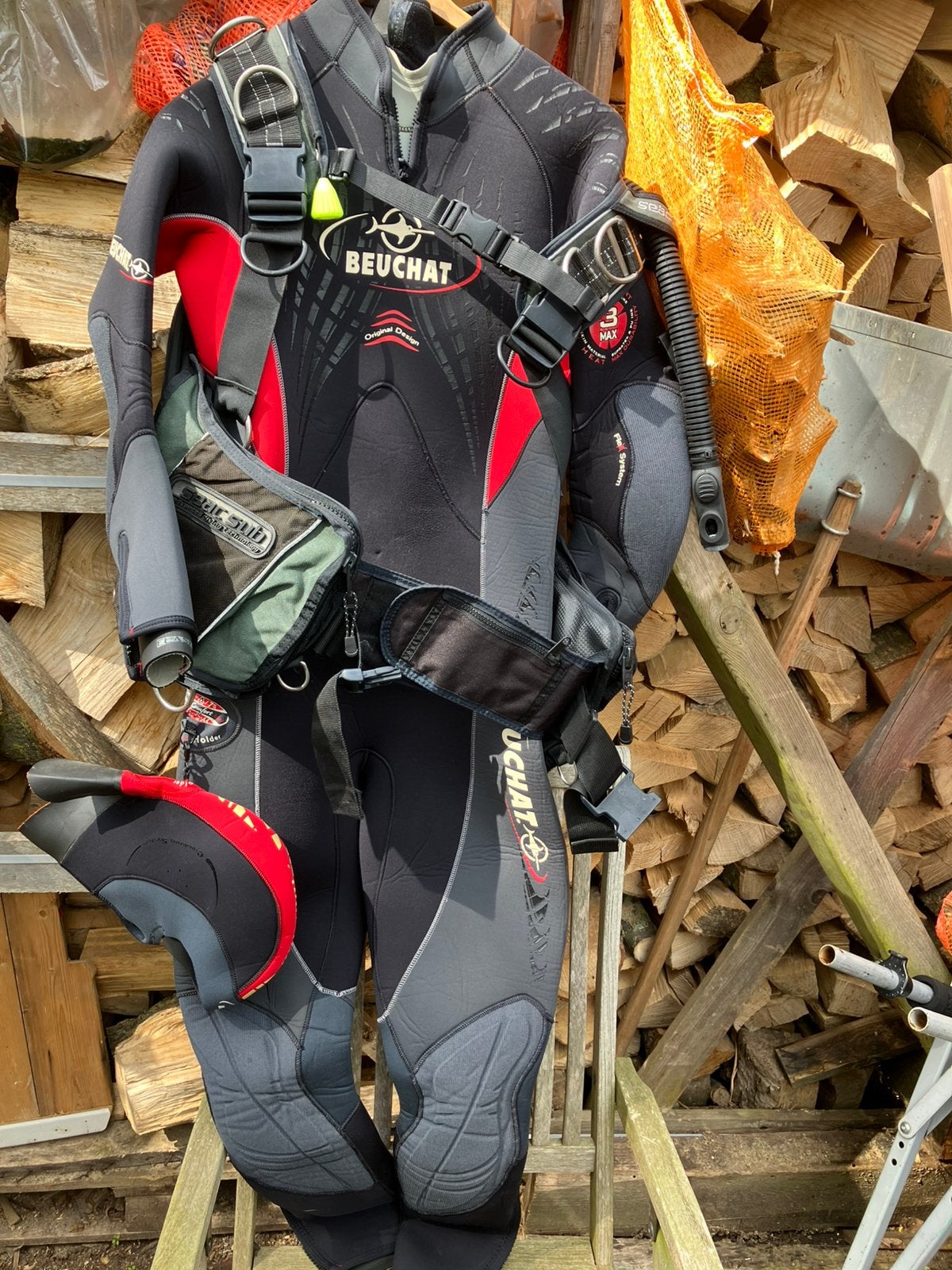 Complete Beuchat Duikuitrusting Maat M met Scubapro automaat, Ophalen of Verzenden, Zo goed als nieuw, Duikpak