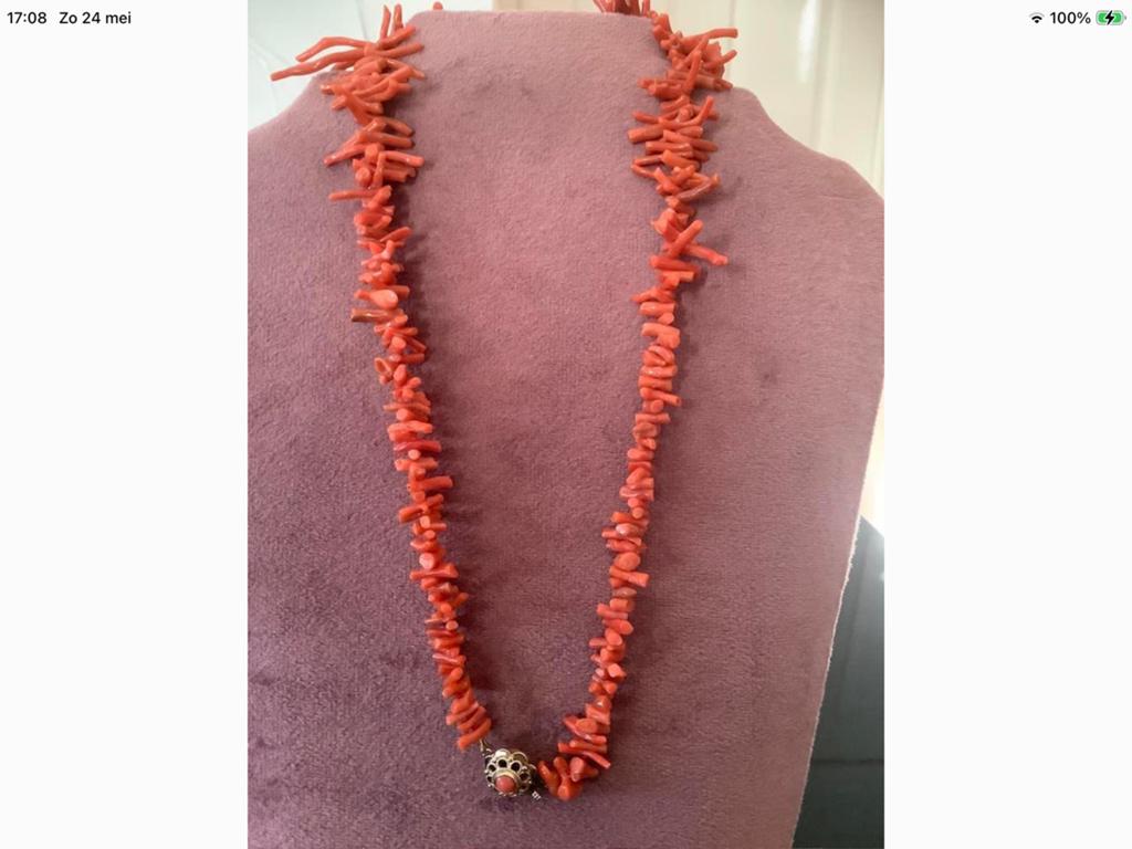Prachtige antieke ketting collier Bloedkoraal 14 kar slot, Sieraden, Tassen en Uiterlijk, Kettingen, Verzenden, Zo goed als nieuw