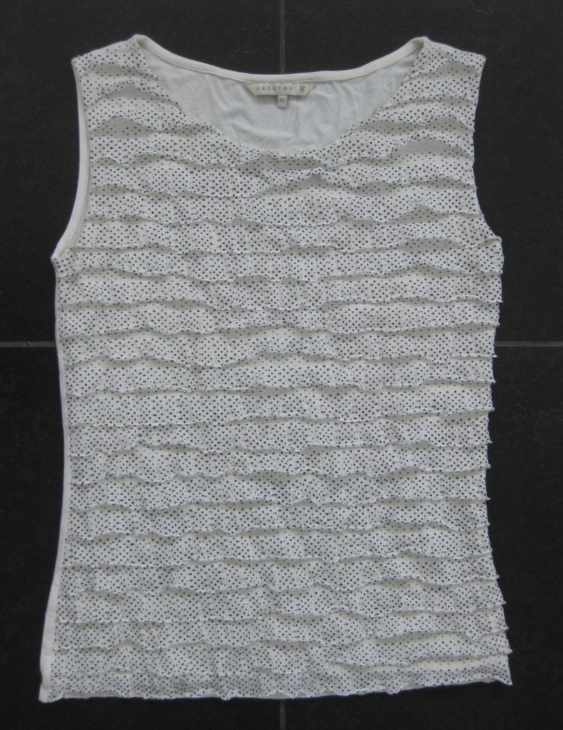 Xandres witte top zwarte stipjes, laagjes, mt S (XS), feest, Kleding | Dames, Tops, Wit, Ophalen of Verzenden, Zo goed als nieuw