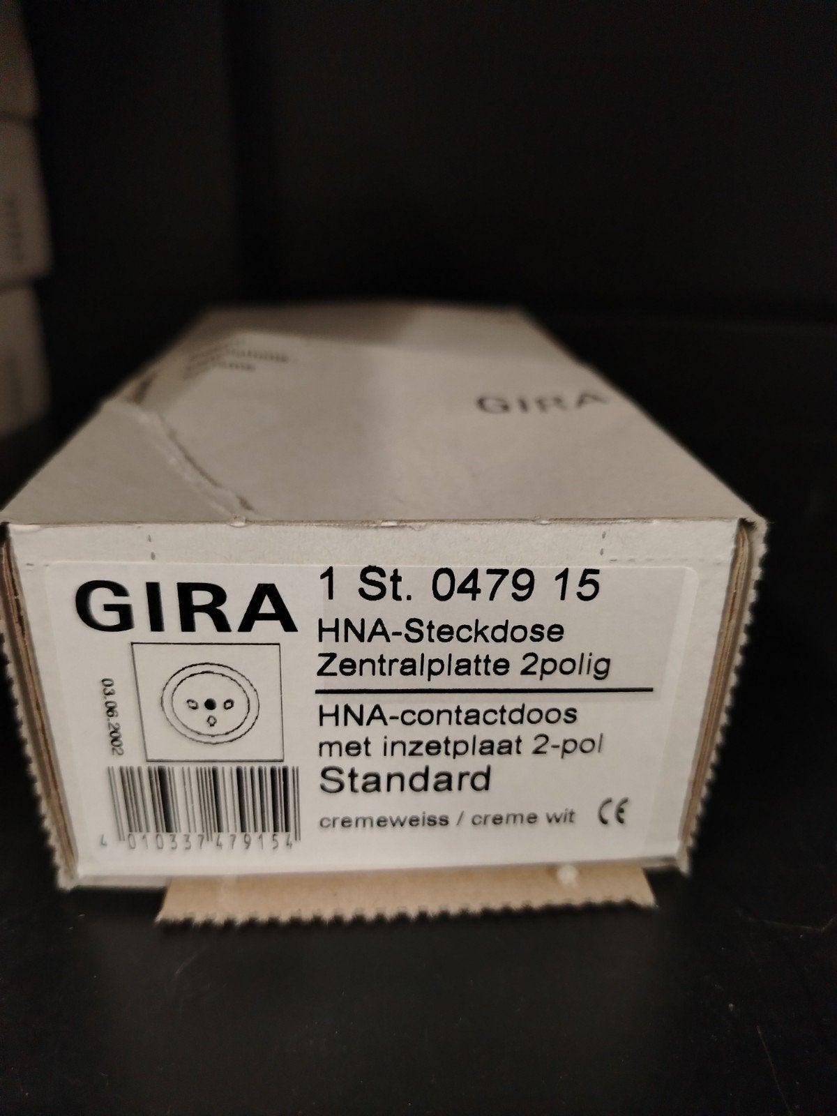 28x Gira HNA-Steckdose/contactdoos 2-polig, cremekleurig, Ophalen