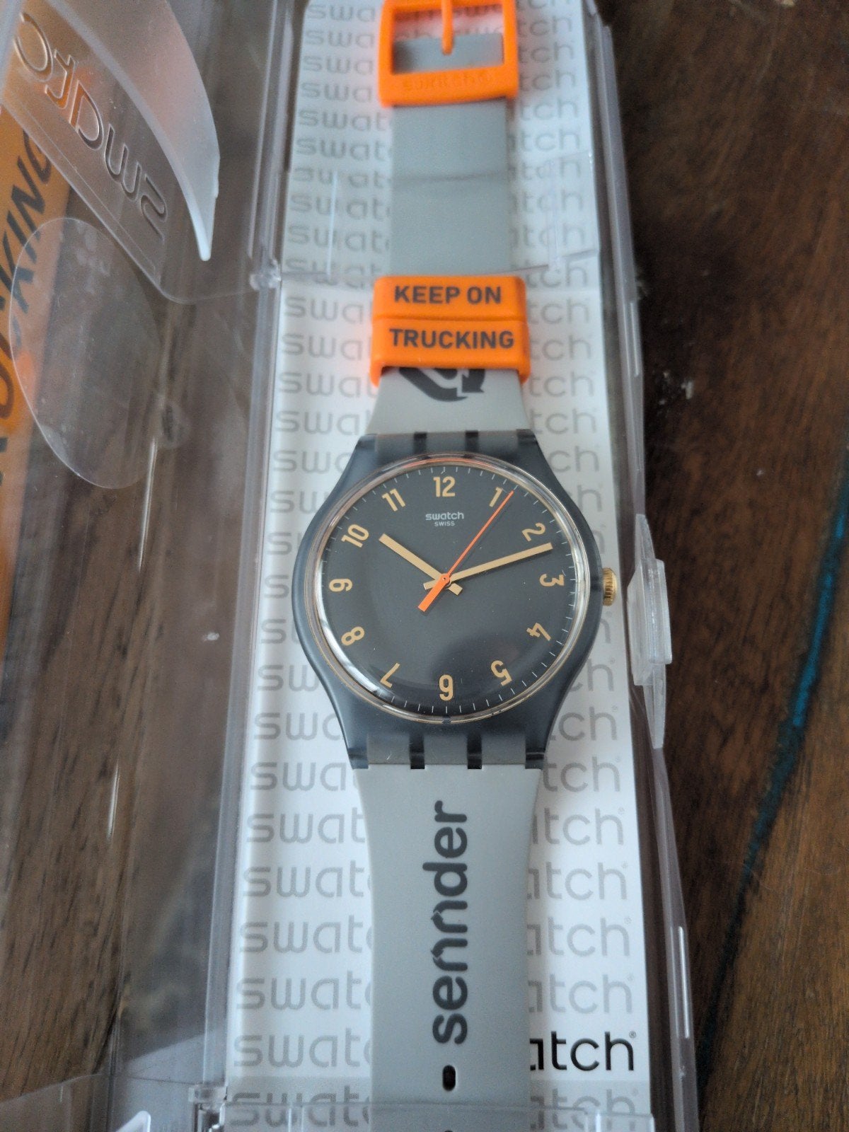 Swatch Sennder Swiss Made horloge limited edition izgs, Ophalen of Verzenden, Zo goed als nieuw, Polshorloge, Swatch