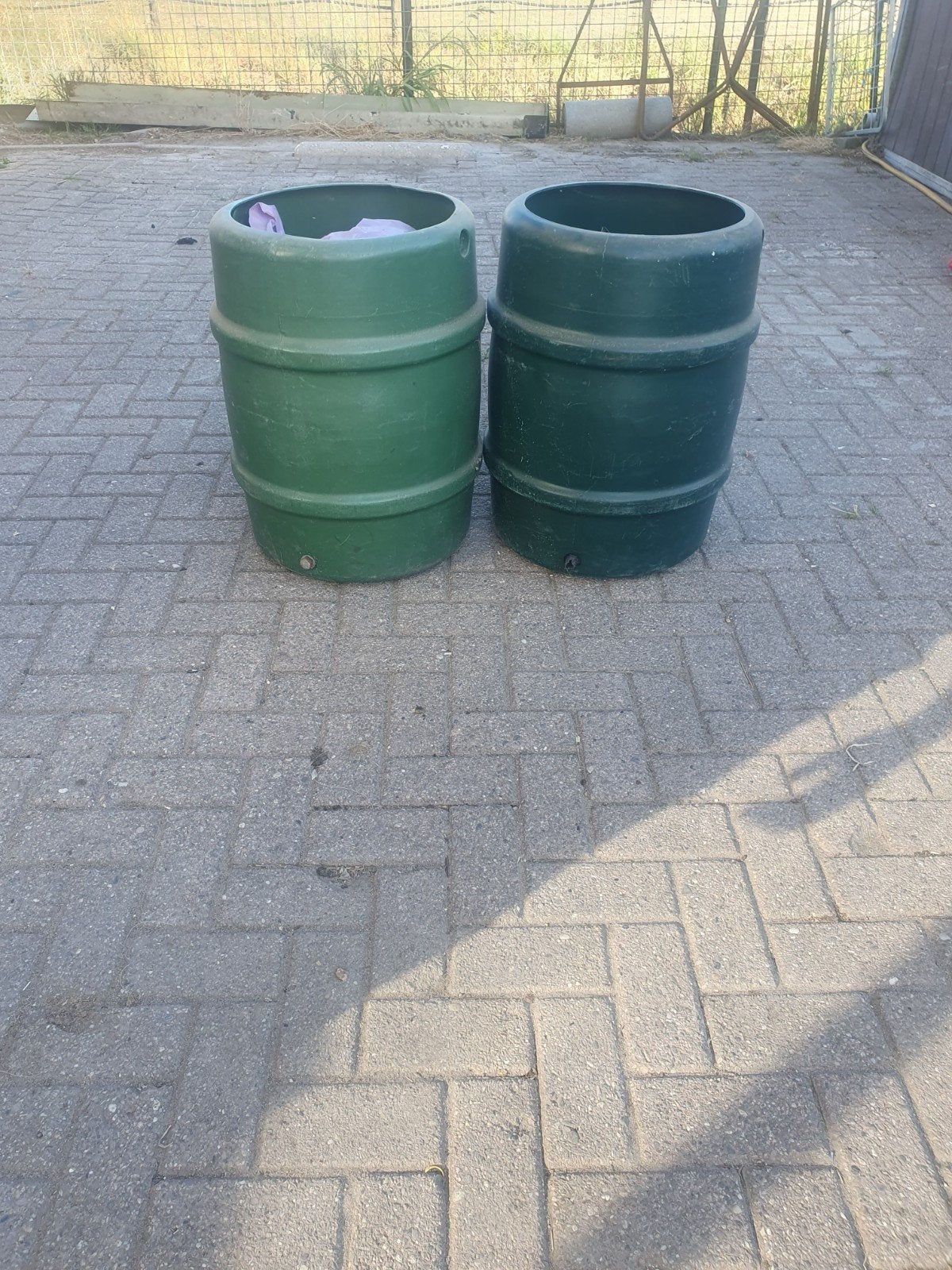 Diverse regeb/ voertonnen, 150 liter of meer, Ophalen