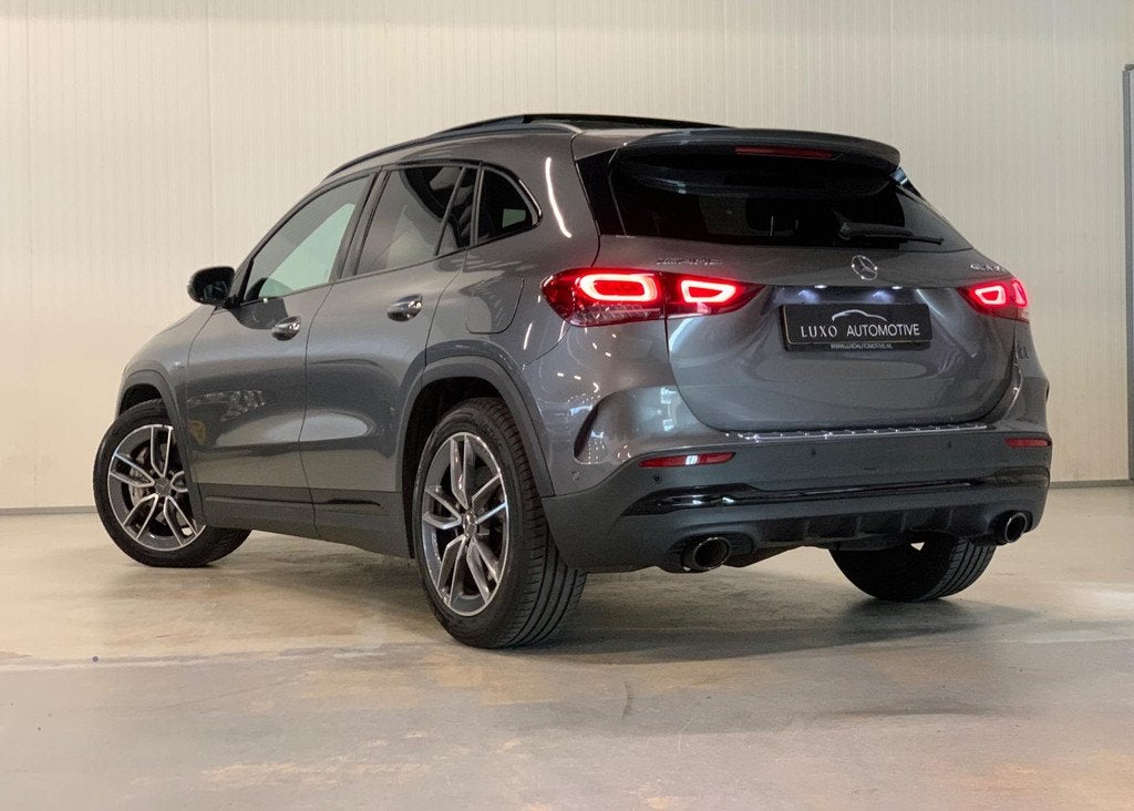 Mercedes-Benz GLA-klasse AMG 35 4MATIC | PANO | HUD | BURMES, Auto's, Automaat, Euro 6, 4 cilinders, Bedrijf