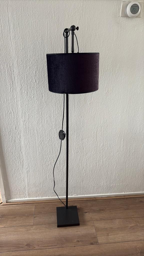 Staande lamp, Huis en Inrichting, Lampen | Vloerlampen, Ophalen of Verzenden, Zo goed als nieuw, 150 tot 200 cm