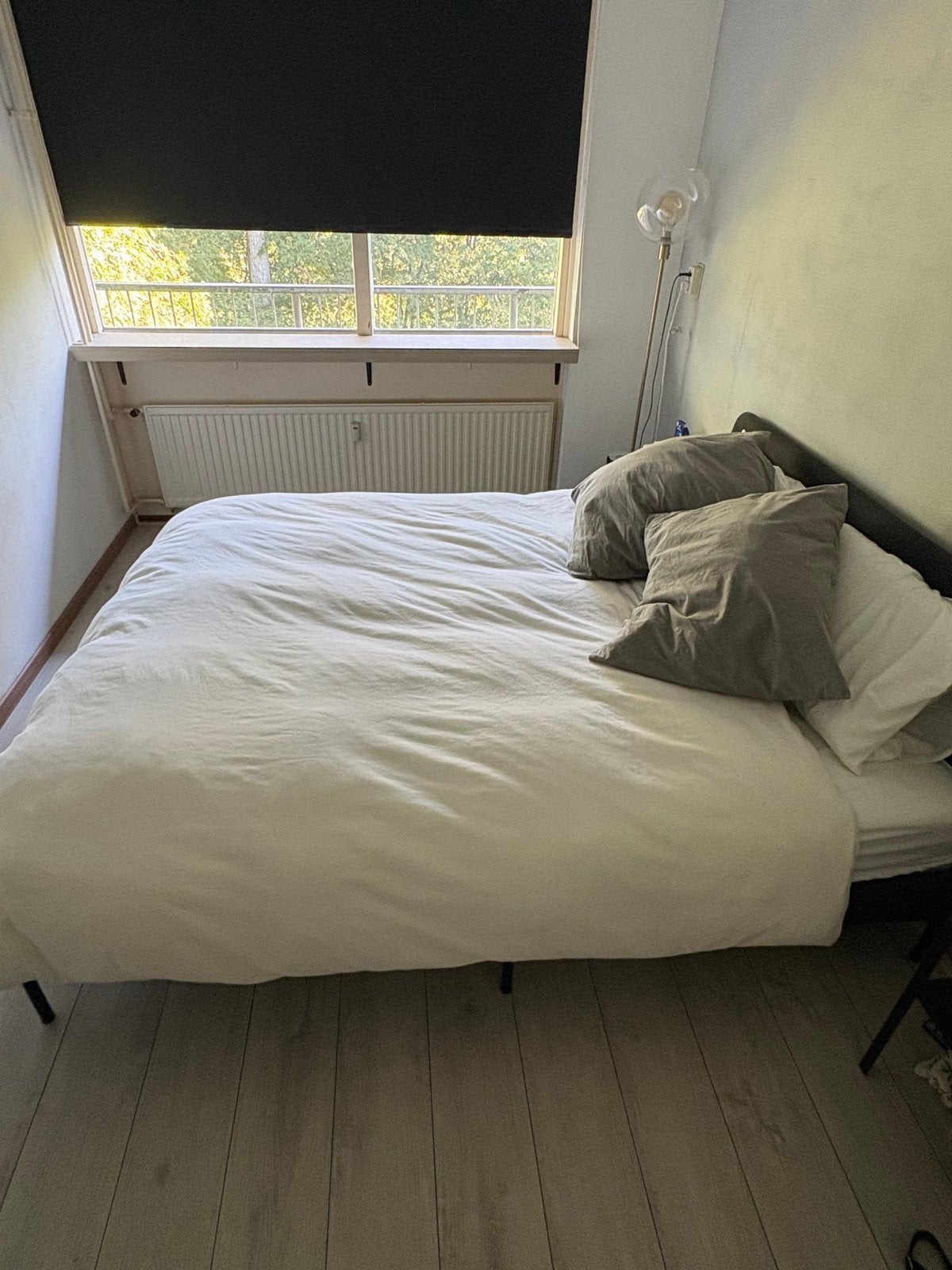 Ikea bedframe met matras en beddengoed 160x200cm, Gebruikt, Wit, Tweepersoons, Ophalen of Verzenden