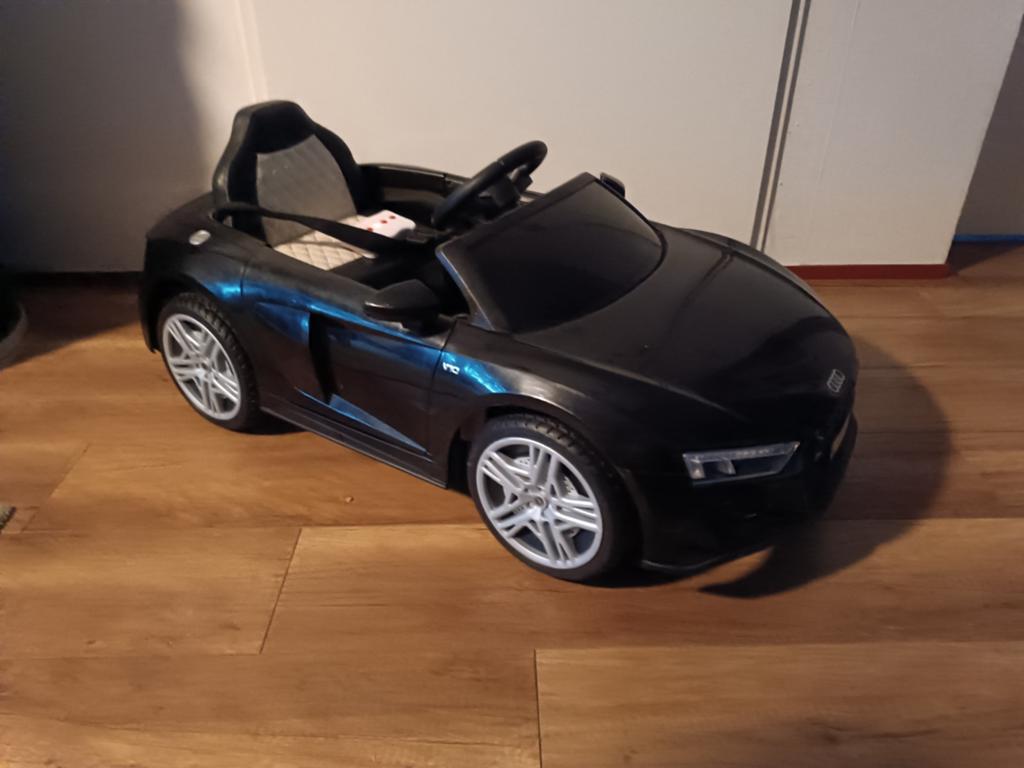 Audi R8 kinderauto met afstandsbediening en nieuwe accu, Ophalen, Zo goed als nieuw