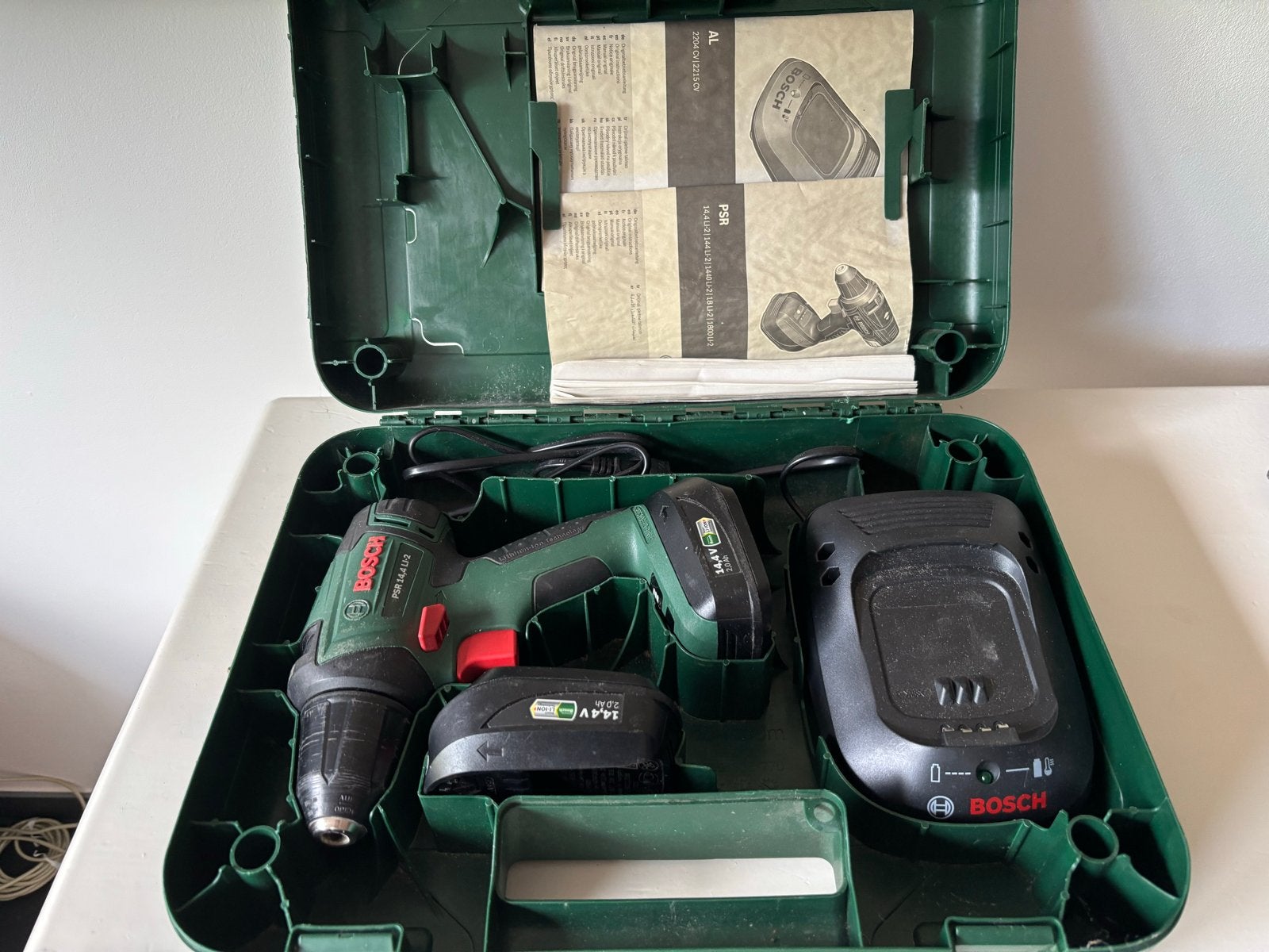 2 accu’s + oplader voor Bosch accuboormachine, Ophalen, Gebruikt, Boor- en Schroefmachine