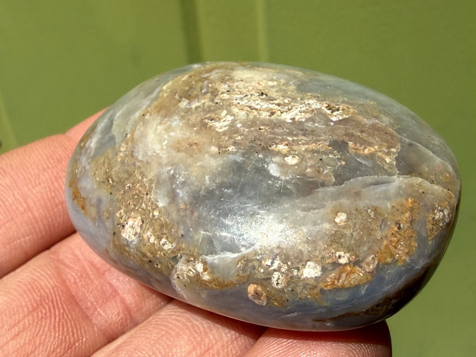 Opaal handsteen uit Peru mineralen edelatenen, Ophalen of Verzenden, Mineraal