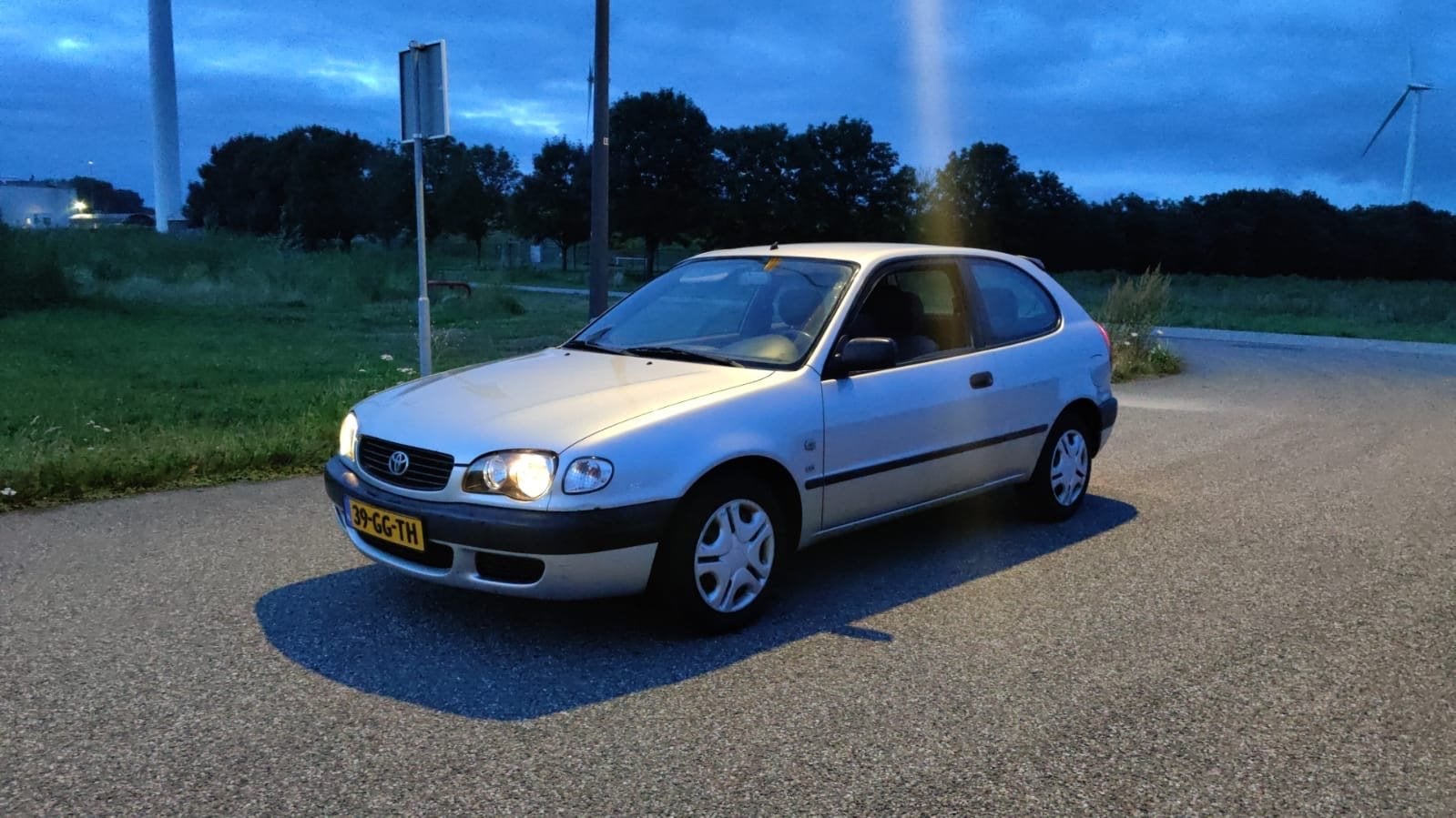 Toyota Corolla 1.6 HB Linea Terra 2000 Grijs, Voorwielaandrijving, 450 kg, 40 €/maand, 4 cilinders