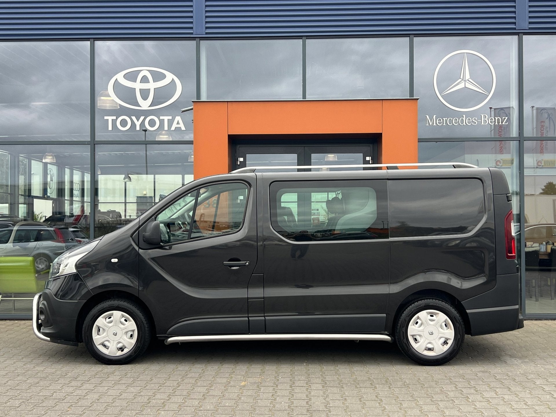Renault Trafic 1.6dCi L1H1 DC|Cruise|Trekhaak|Camera|Navi|BT, Voorwielaandrijving, 125 pk, Gebruikt, Euro 6