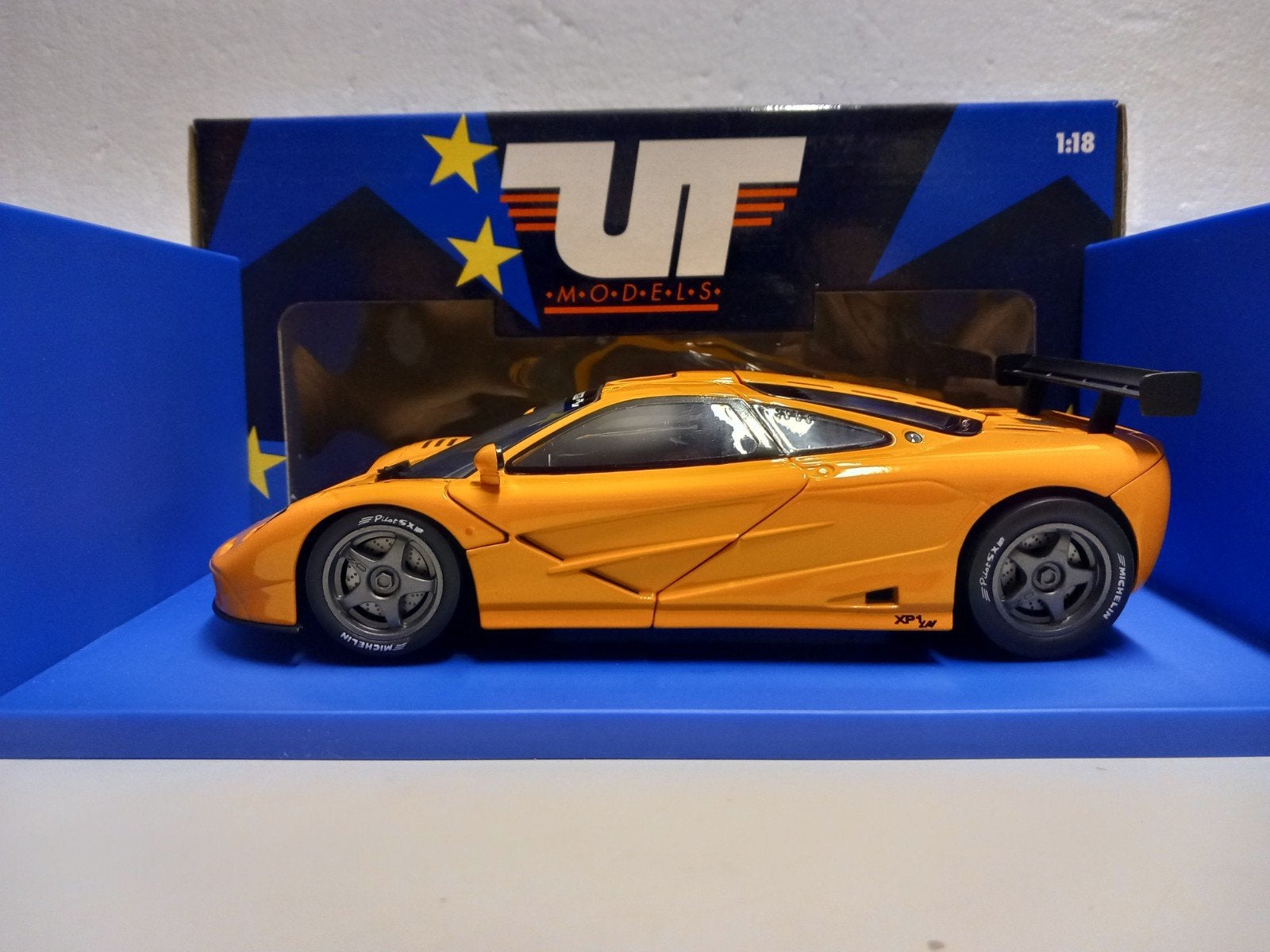 Mc Laren F1 GTR oranje UT Models metal 1:18 KRD, Ophalen of Verzenden, Zo goed als nieuw, Auto, UT Models