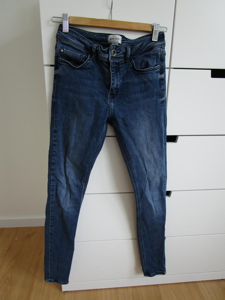 Bien Bleu - spijkerbroek mid rise - taillemaat 27, Kleding | Dames, Blauw, Ophalen of Verzenden, Zo goed als nieuw, W27 (confectie 34) of kleiner