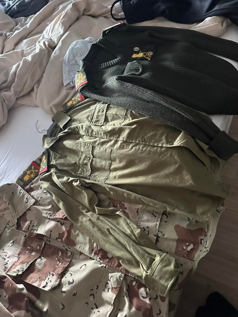 Complete irakese generaals uniform, Ophalen of Verzenden, Landmacht, Nederland, Kleding of Schoenen
