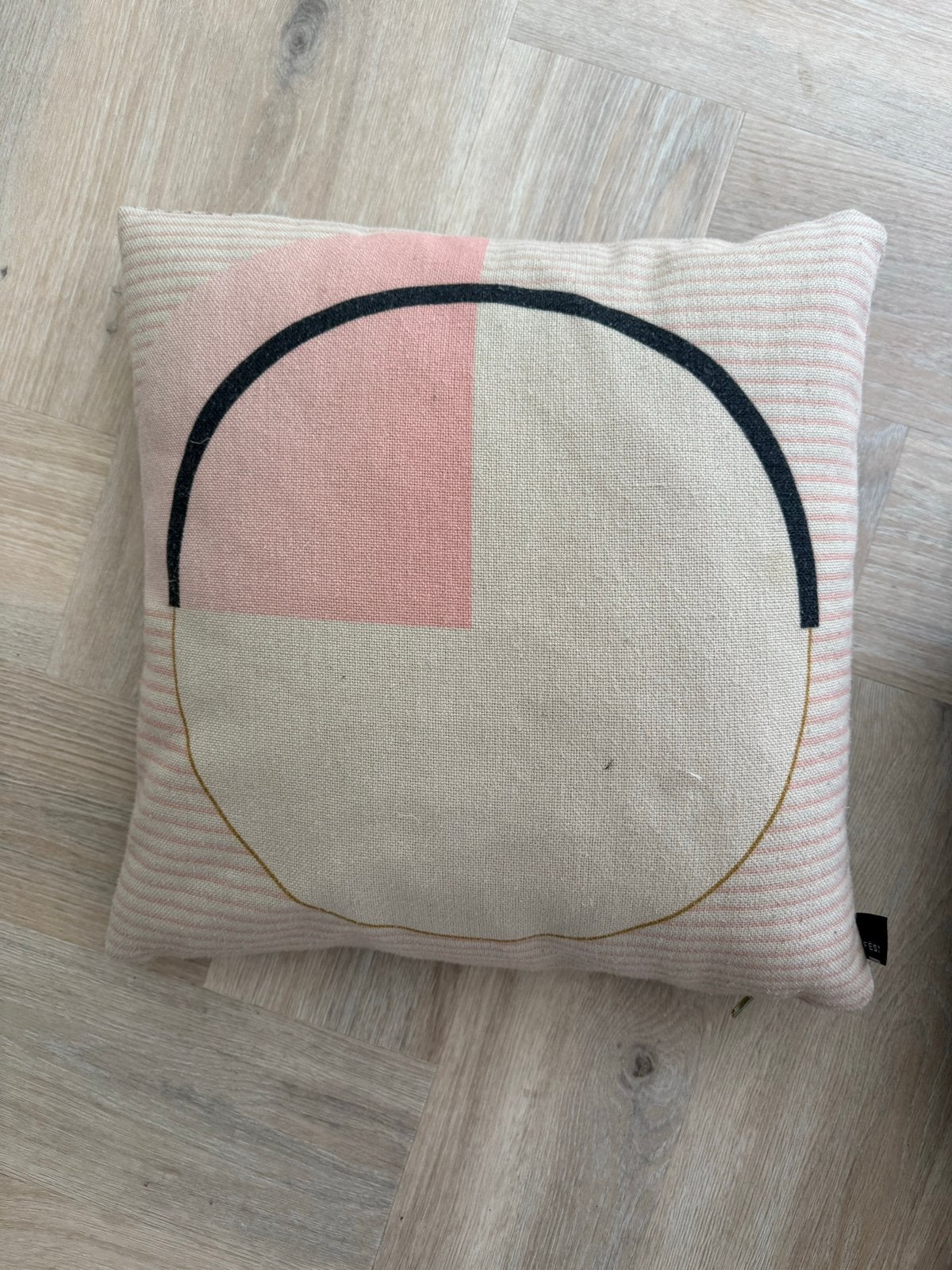 Fest kussen met geometrisch patroon, Ophalen of Verzenden, Zo goed als nieuw, Roze, Vierkant