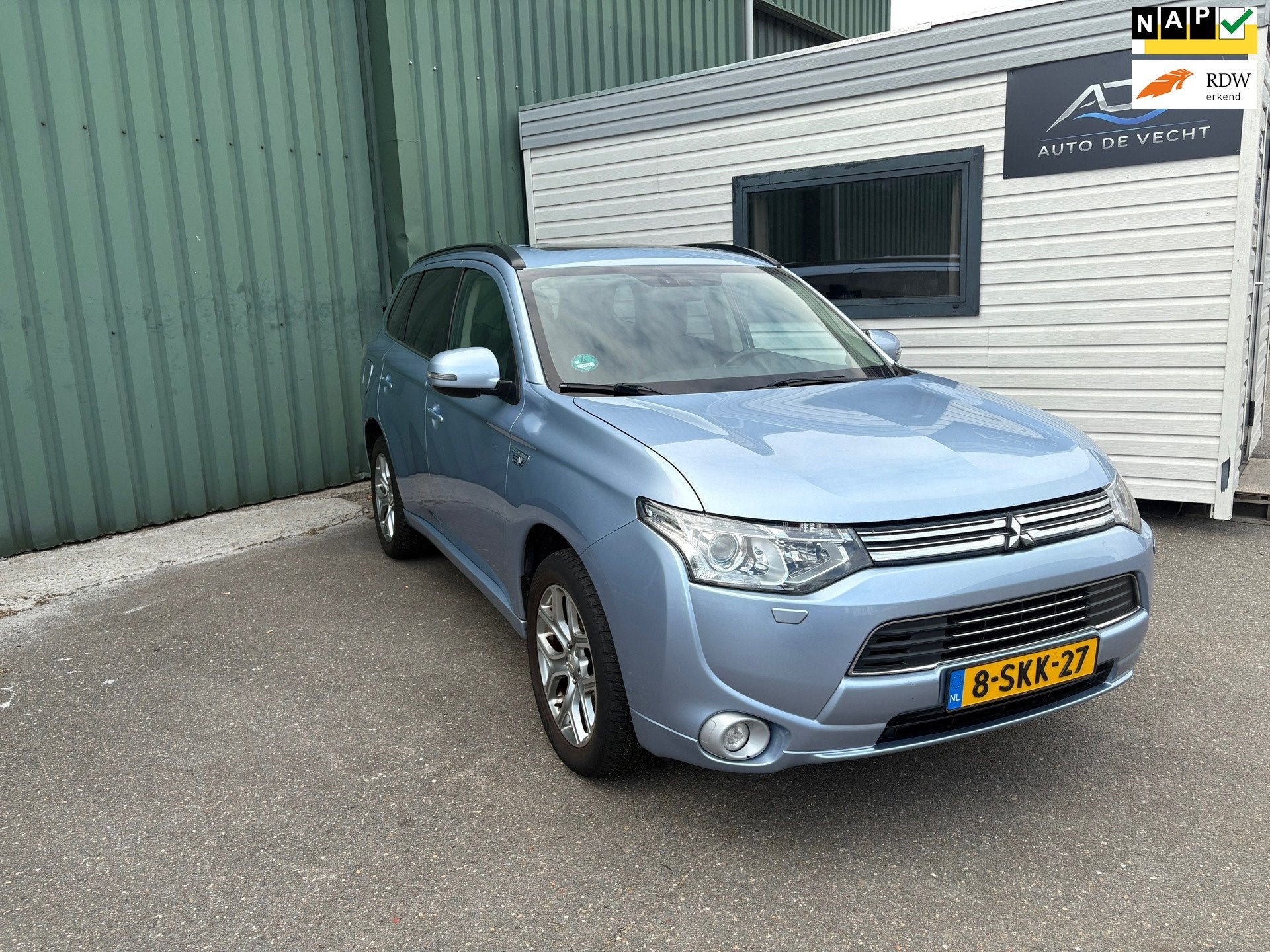 Mitsubishi Outlander 2.0 PHEV instyle - 1E EIGENAAR - PANORA, 4 cilinders, Blauw, Vierwielaandrijving, Hybride Elektrisch/Benzine