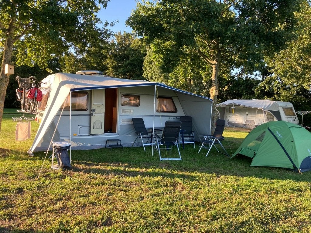 Kip Grey Line Special 53 TEB   met vloerverwarming/voortent, Rondzit, Fietsenrek, Particulier, 5 tot 6 meter