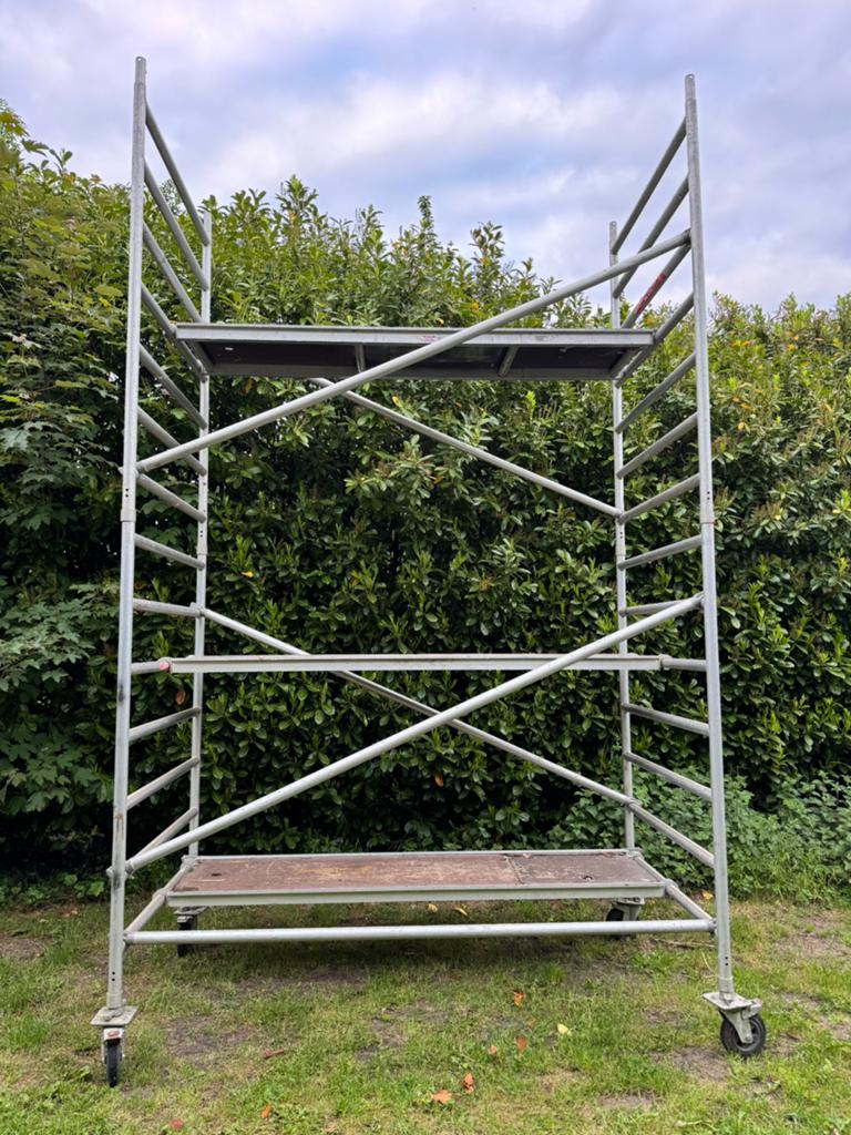 Aluminium rolsteiger 130 breed te koop, Doe-het-zelf en Verbouw, Steigers, Ophalen, Zo goed als nieuw, Rolsteiger of Kamersteiger