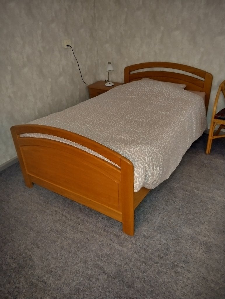 Bed met elektrische bodem 120 x 200, Ophalen, Eenpersoons