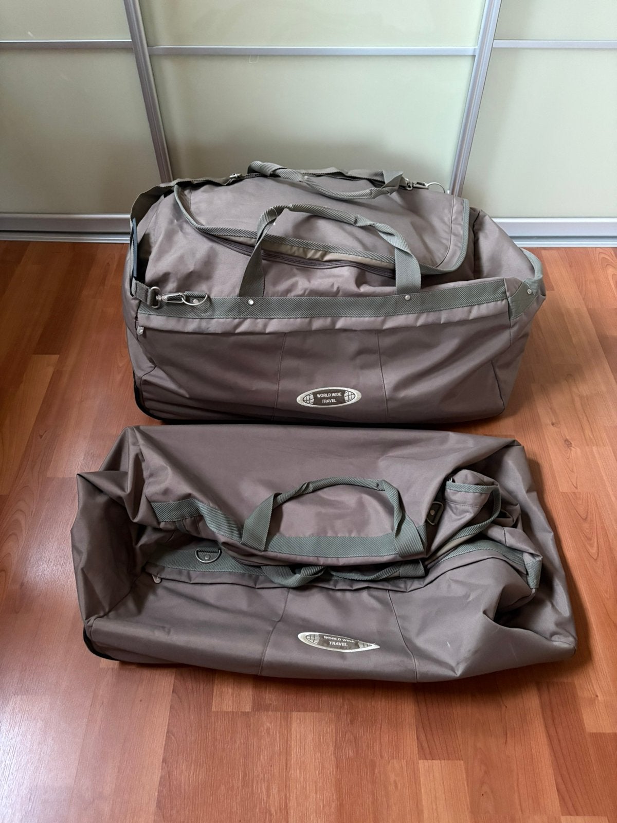 2 World Wide Travel reistassen supergroot, 30 cm of meer, Gebruikt, 80 cm of meer, Groen