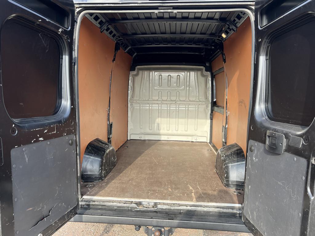 Peugeot Boxer 35 2.2 HDi 165 L2H2 Edition (bj 2022), Voorwielaandrijving, Gebruikt, 4 cilinders, Zwart