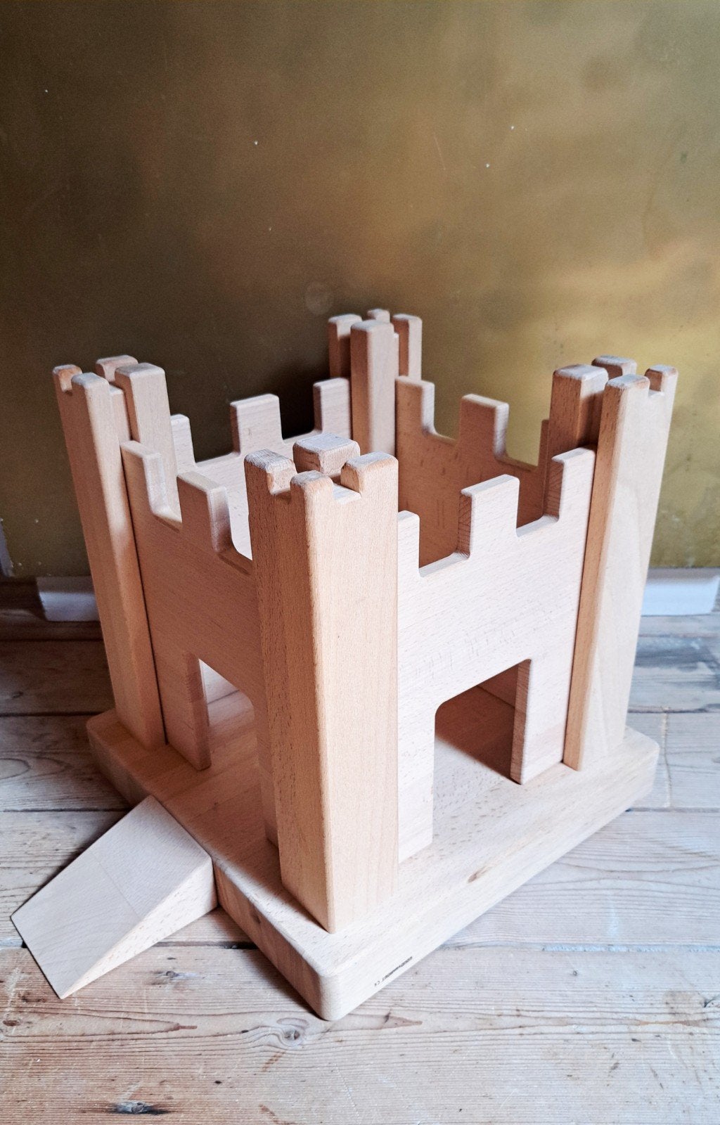 Houten kasteel  speelkruk Sebastiaan GOUDvanHOUT, Ophalen of Verzenden, Zo goed als nieuw, Meubelstuk of Keukentje