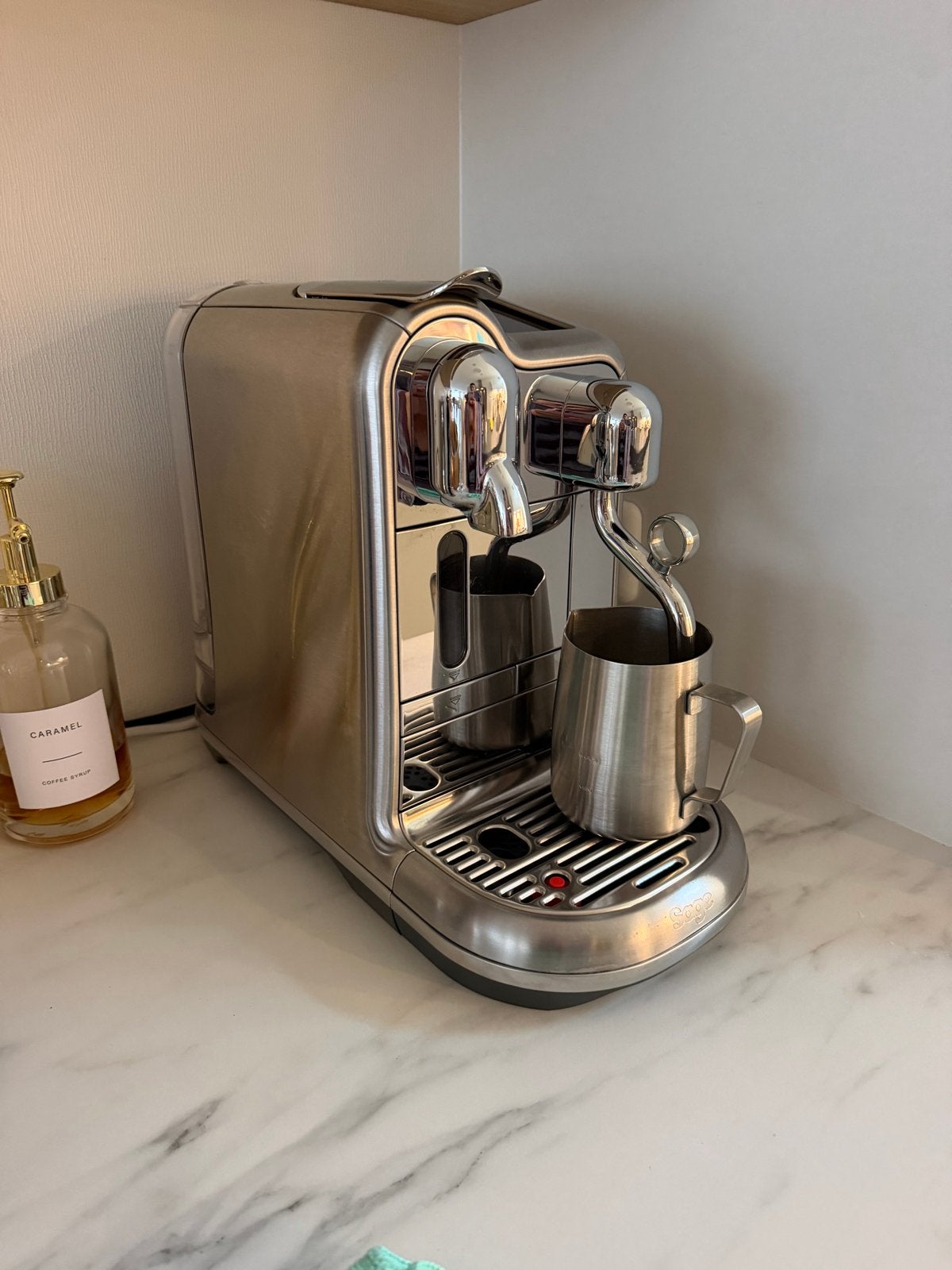 Nespresso Creatista Plus - Zilver - Zo goed als nieuw, Koffiepads en cups, Espresso apparaat, Zo goed als nieuw, 1 kopje