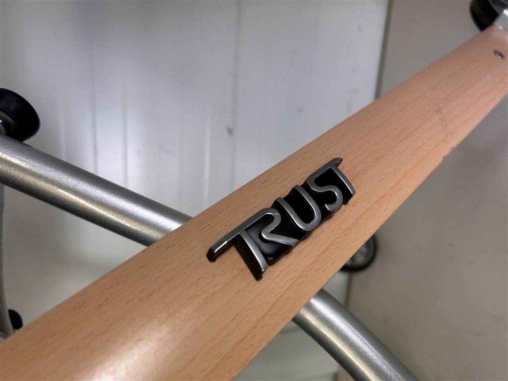 À7517. Trust opvouwbare lichtgewicht rollator, Ophalen, Lichtgewicht, Gebruikt