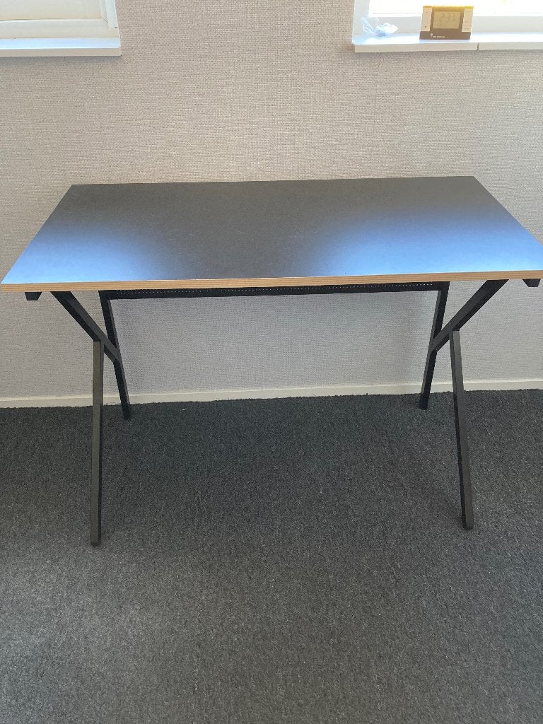 Tafel ook bruikbaar als bureau, Ophalen