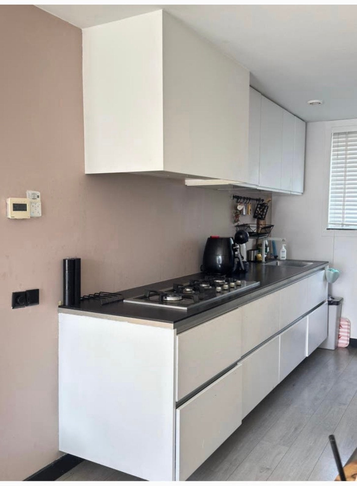 Keuken met apparatuur vast prijs spoed we, Ophalen, Zo goed als nieuw, Wit
